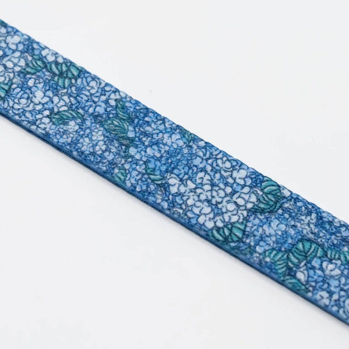 The Hydrangea Bloom Collar